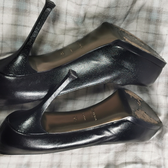 Authentic YSl pump - Picture 5 of 7